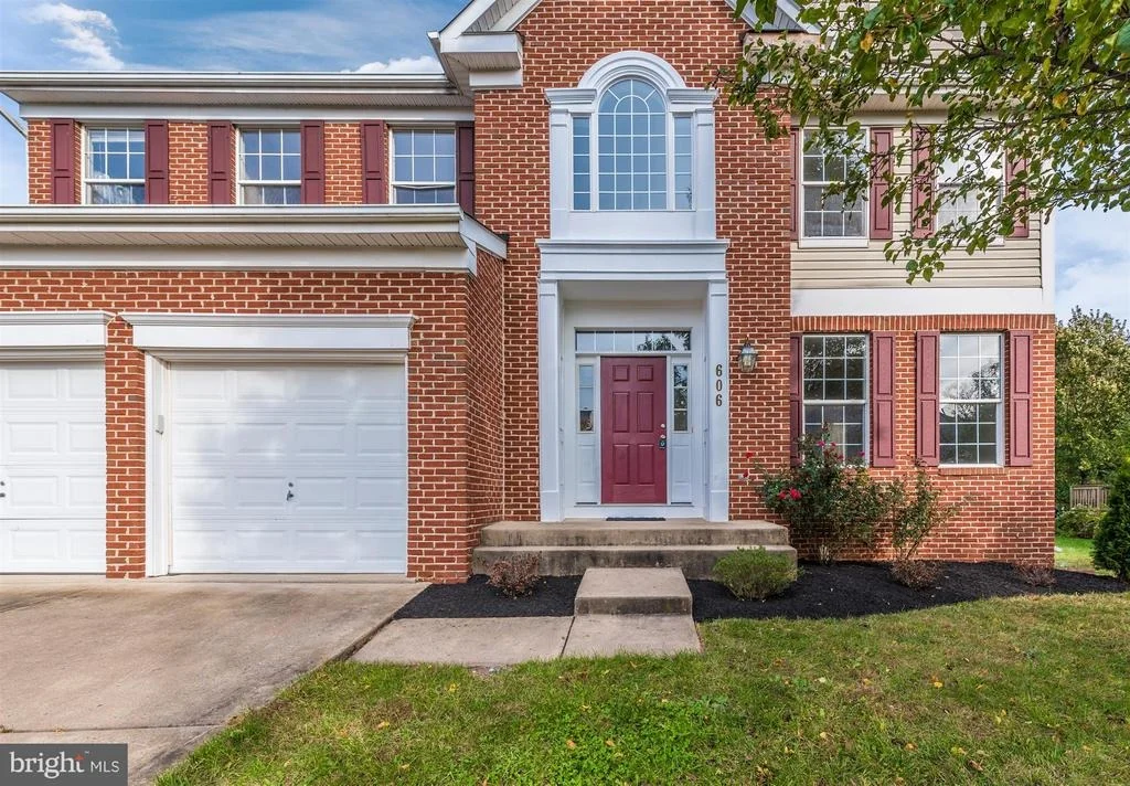 Photo of 606 BUSHYTAIL DRIVE