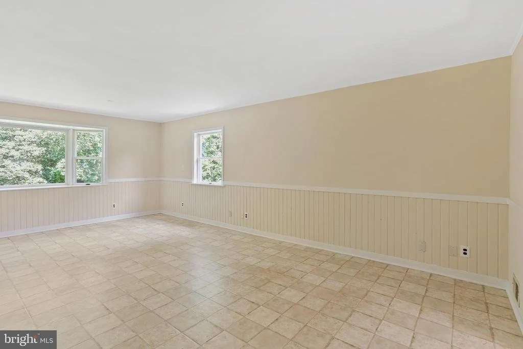 Photo of 1128 W NOLCREST DRIVE