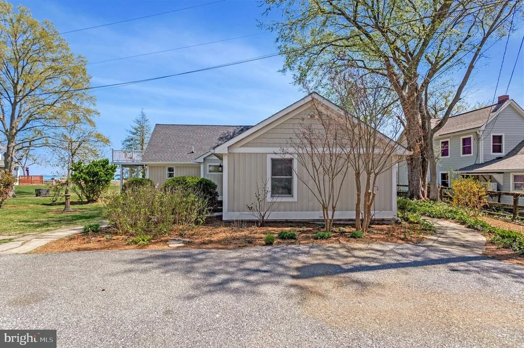 Photo of 1268 HAYES ROAD