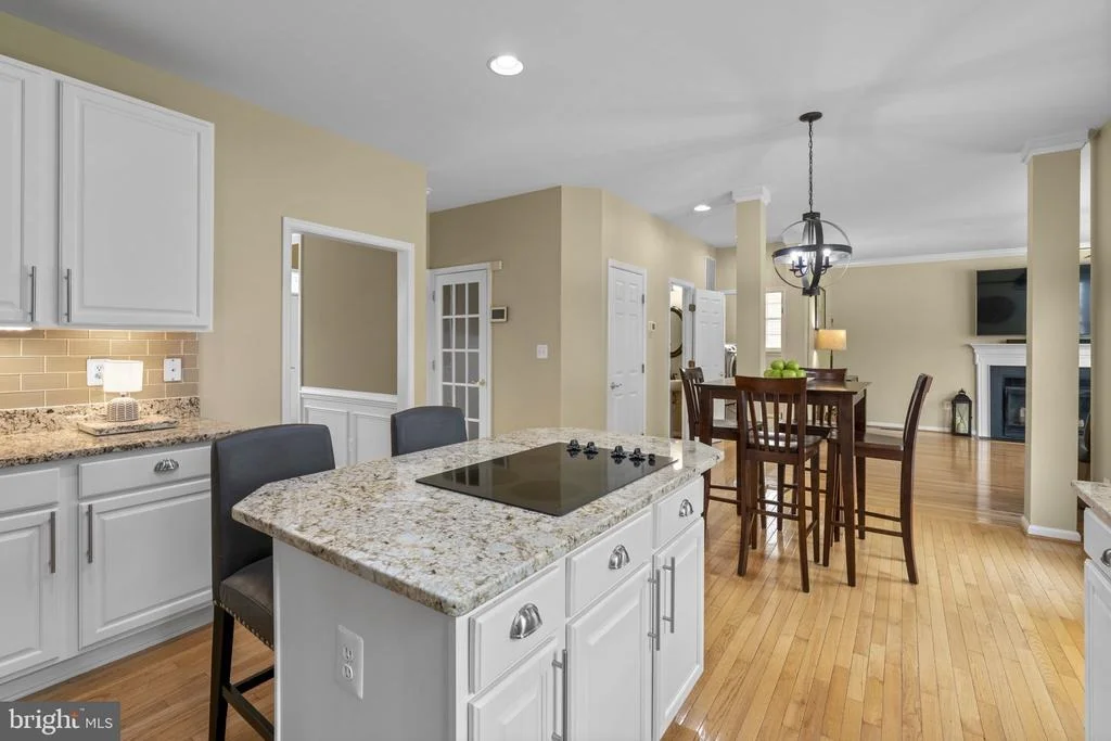 Photo of 439 UNIVERSITY DRIVE