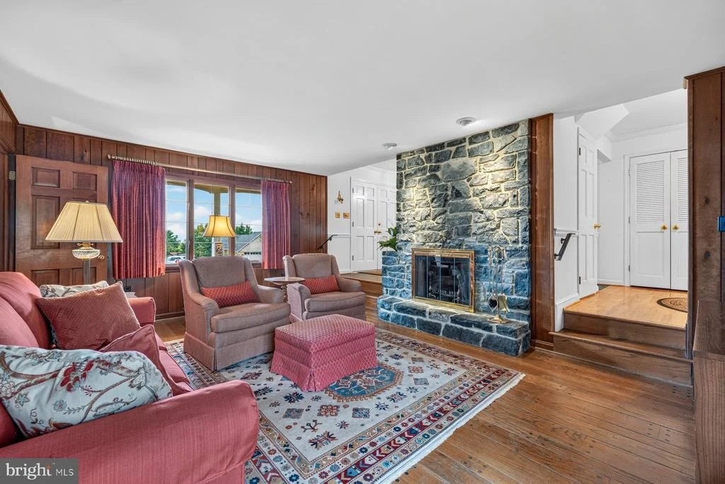 Photo of 6916 SUMMERSWOOD DRIVE
