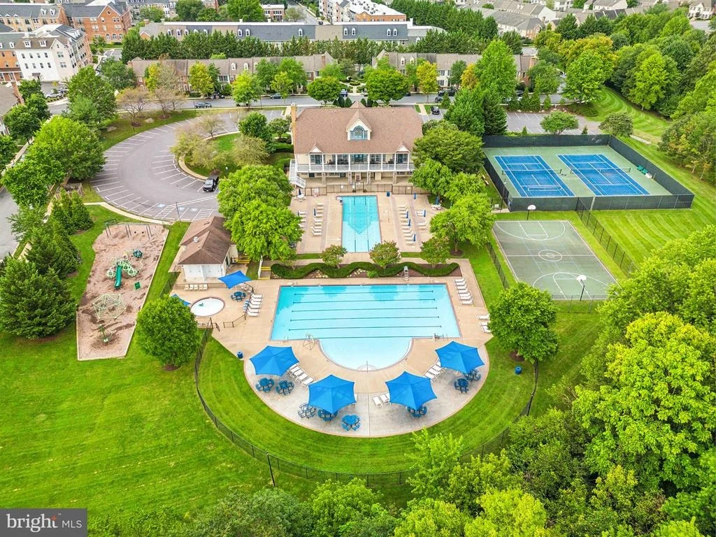 Photo of 2379 BEAR DEN ROAD
