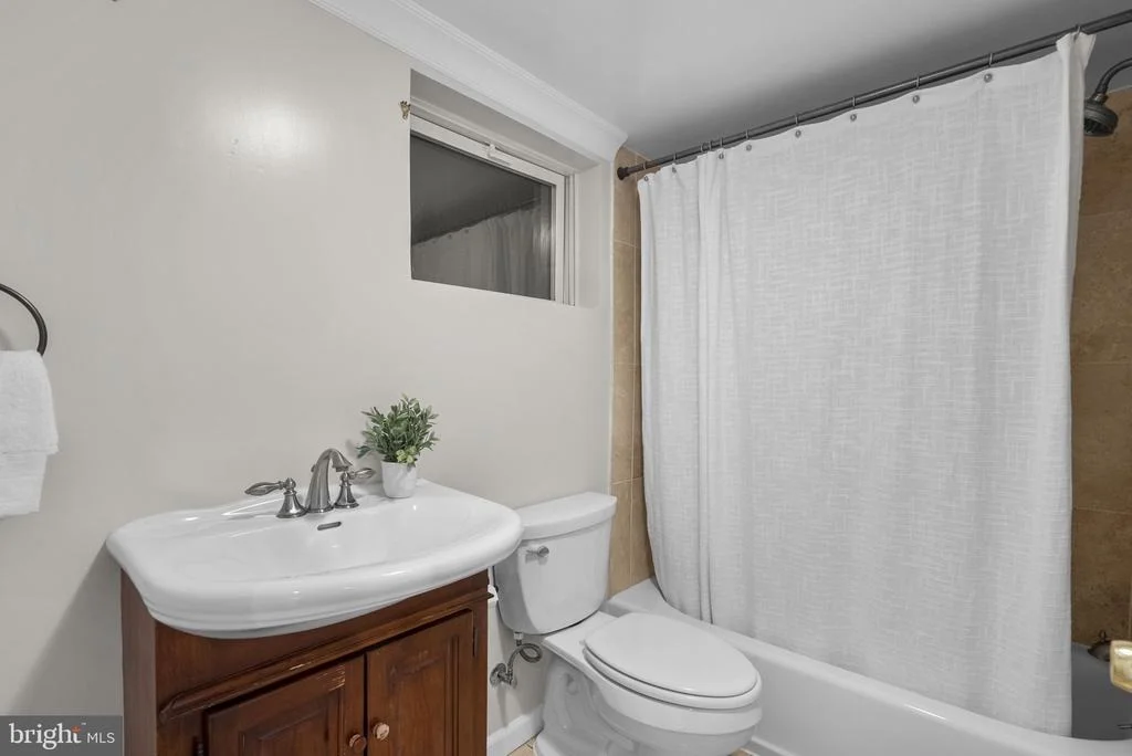 Photo of 1111 MEURILEE LANE
