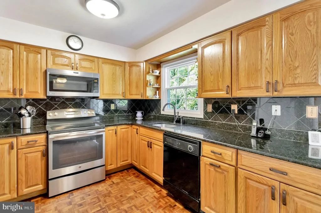 Photo of 14040 BREEZE HILL LANE