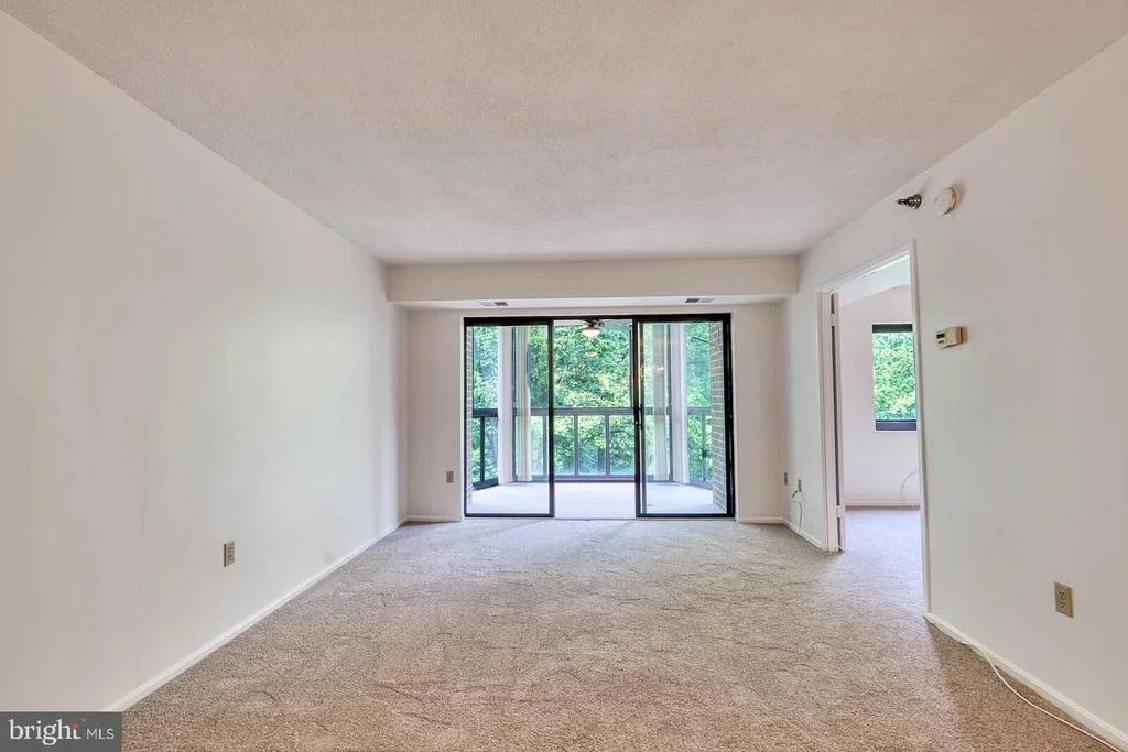 Photo of Unit 3920 at 15115 INTERLACHEN DRIVE