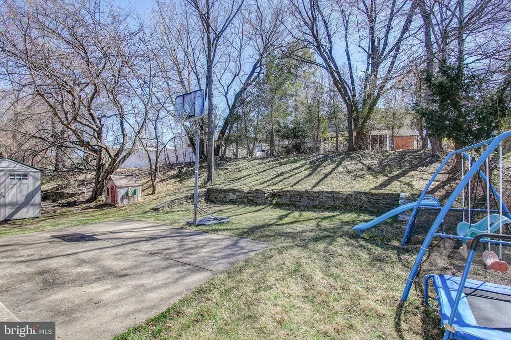 Photo of 906 LAMBERTON DRIVE