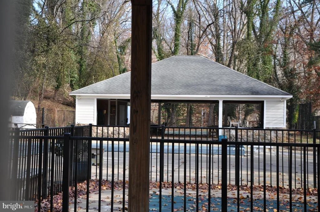 Photo of 1465 RIDGEWAY