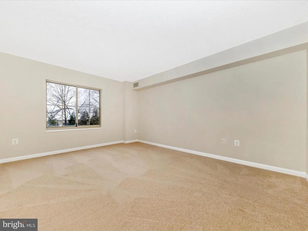 Photo of Unit 402 at 14809 PENNFIELD CIRCLE