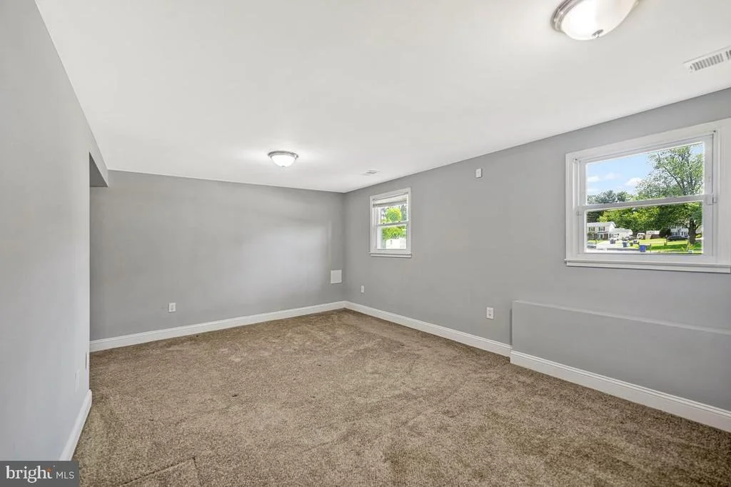 Photo of 409 UNIVERSITY DRIVE