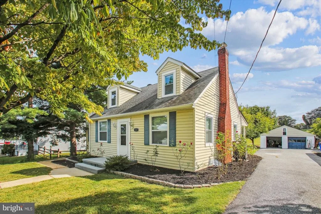 Photo of 904 OAK STREET