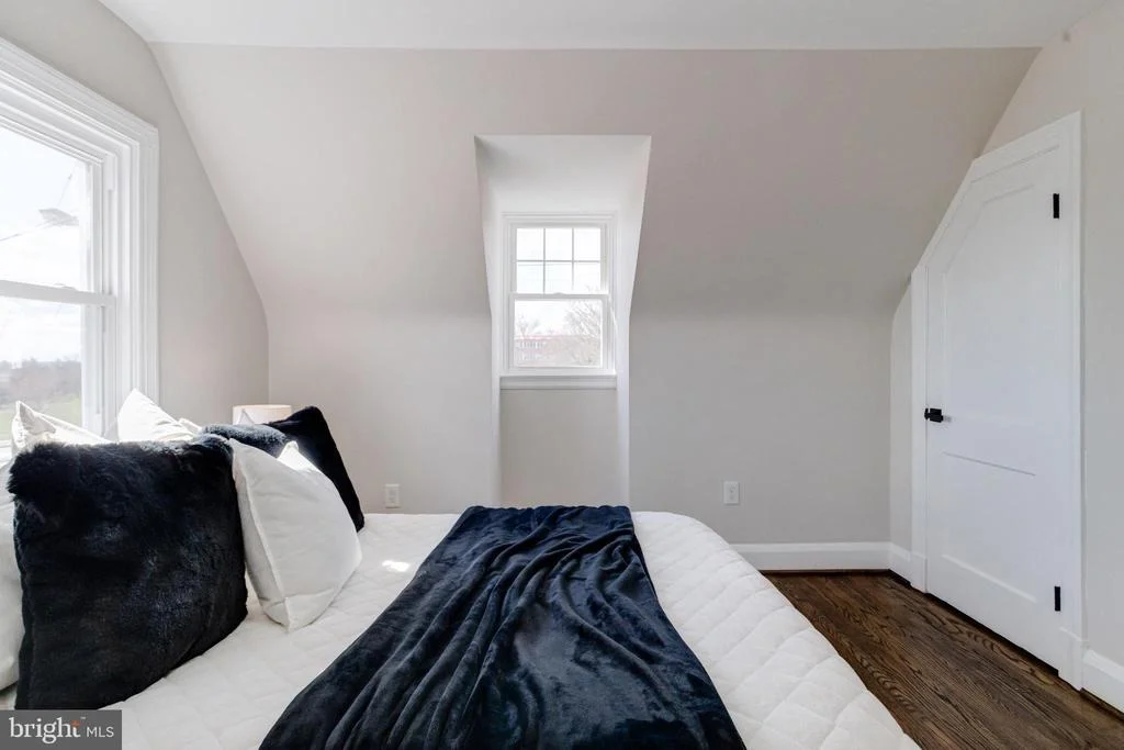 Photo of 605 WALNUT AVENUE