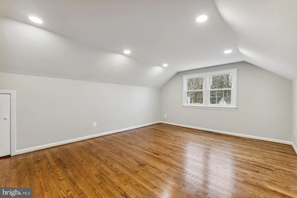Photo of 3912 KING ARTHUR ROAD