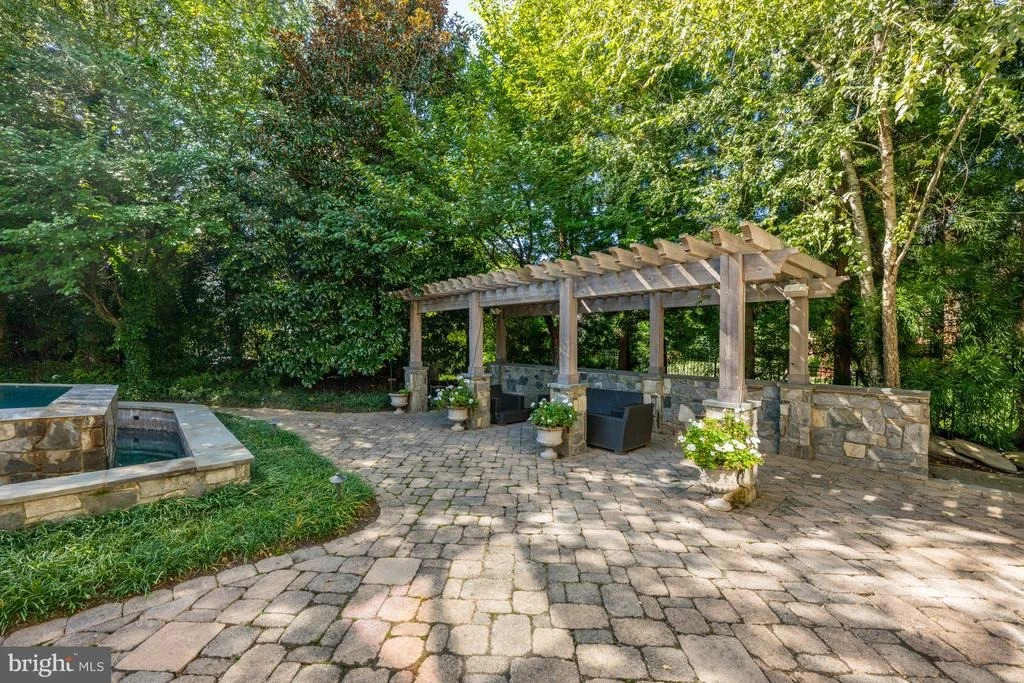 Photo of 8305 FOX HAVEN DRIVE