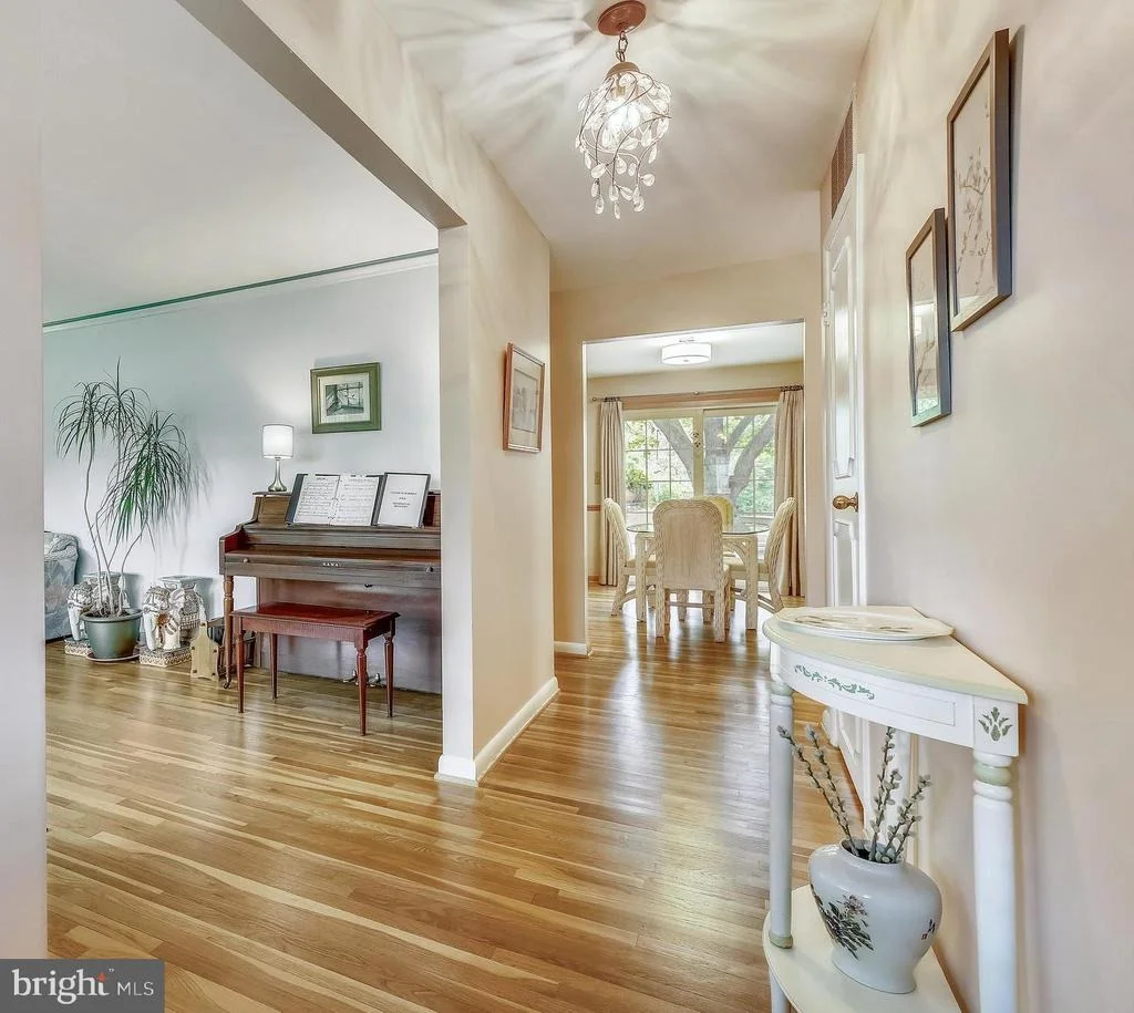 Photo of 15225 CENTERGATE DRIVE