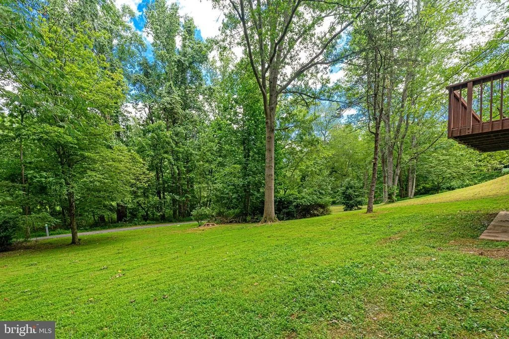 Photo of 11216 LEATHERWOOD DRIVE