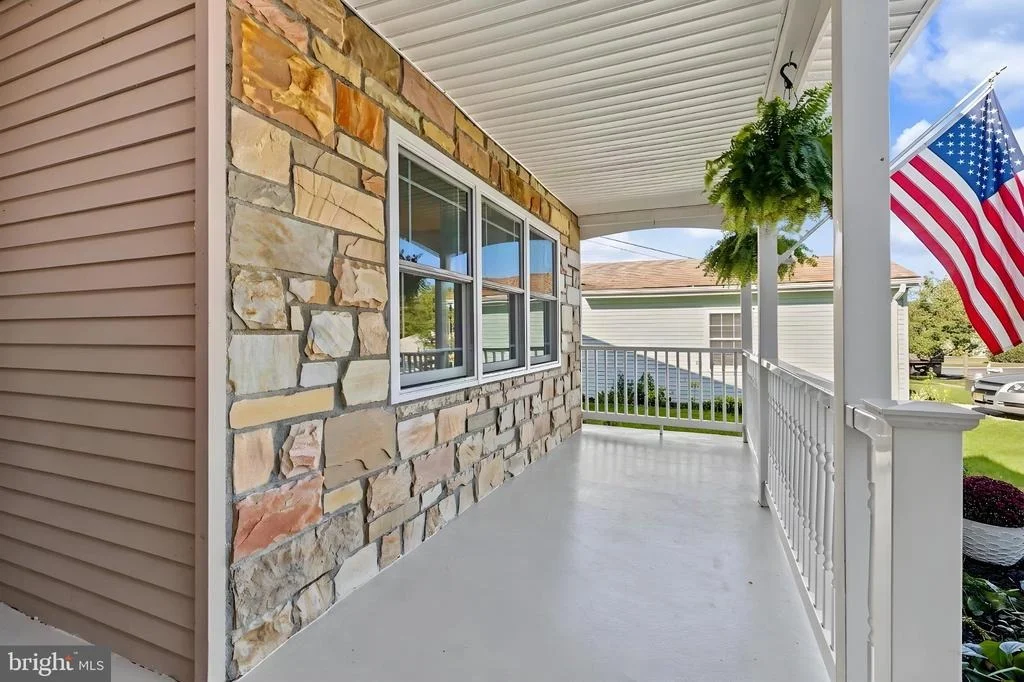 Photo of 79 KINGSTON WAY
