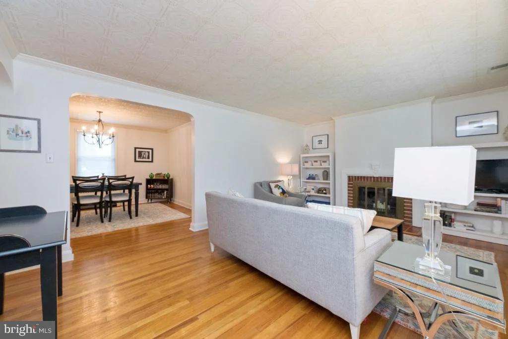 Photo of 403 GRALAN ROAD