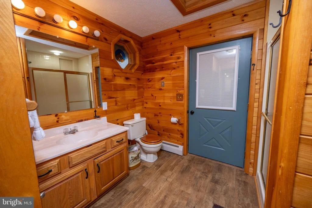 Photo of 526 GLEANINGS DRIVE