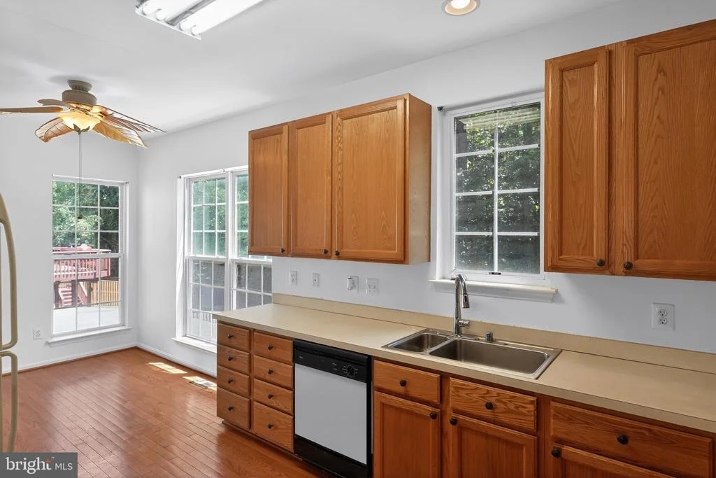 Photo of 9200 FOX PARK ROAD