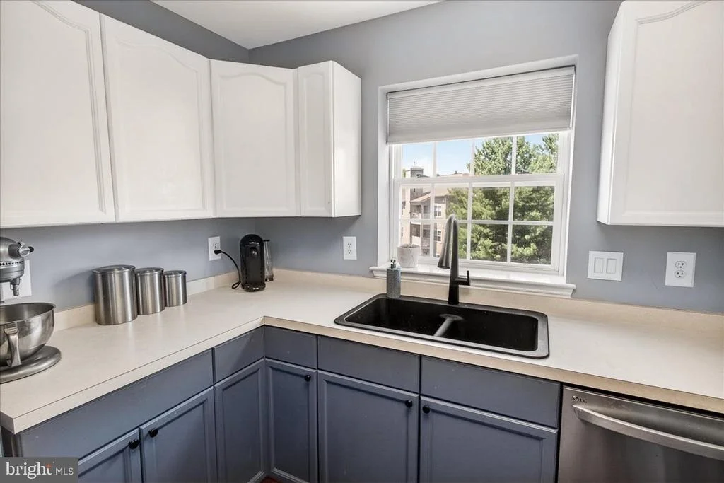 Photo of Unit 33B at 593 CAWLEY DRIVE