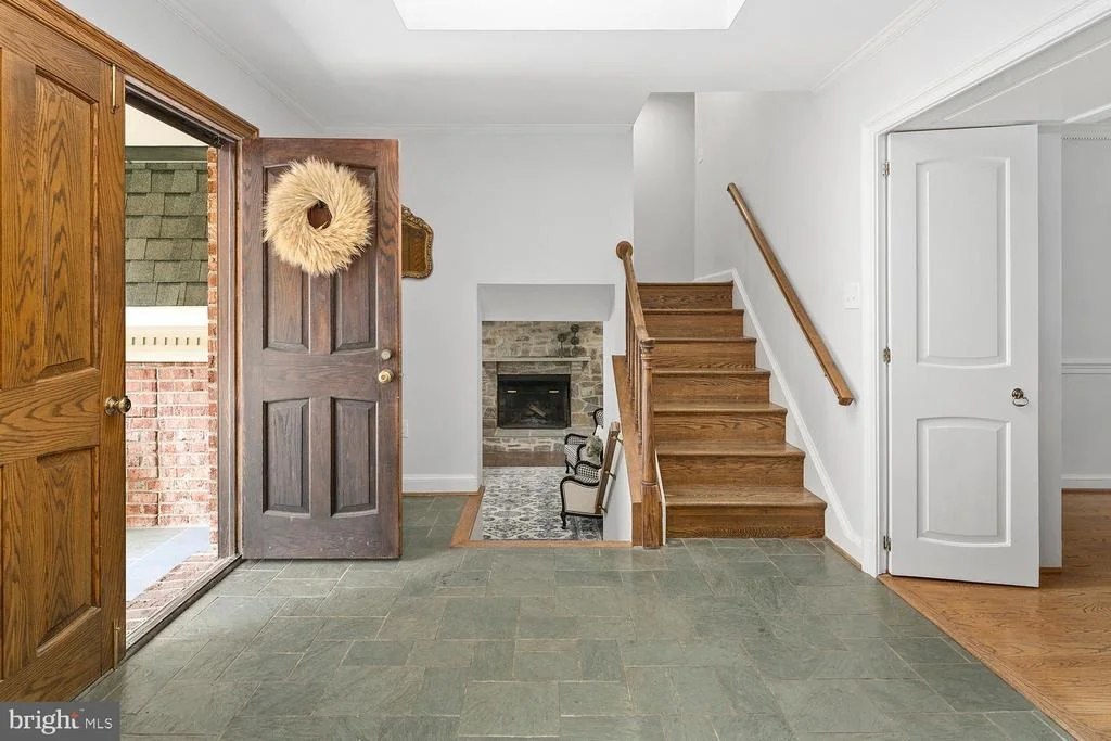 Photo of 1613 FOREST LANE