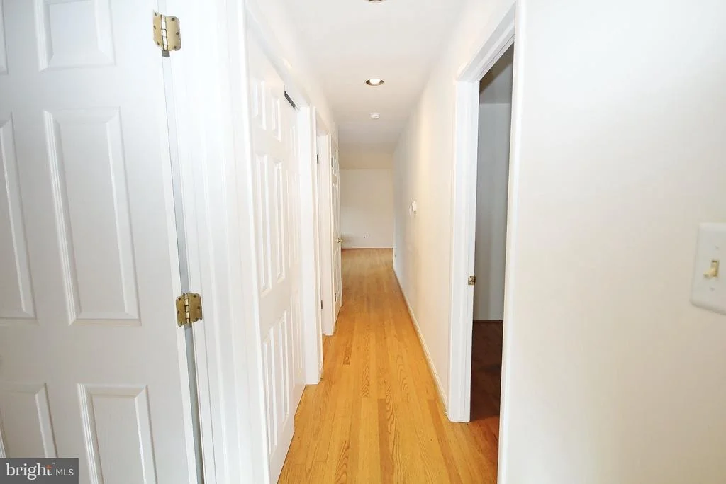 Photo of 5504 INVERCHAPEL ROAD