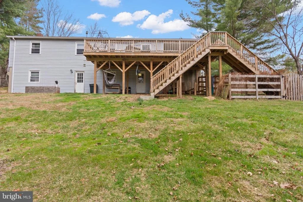 Photo of 3000 BREEZEWOOD LANE