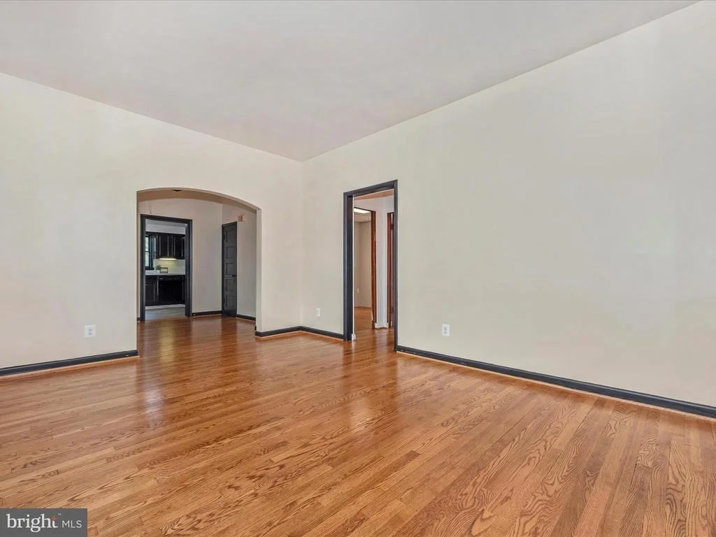 Photo of 405 CARROLL AVENUE