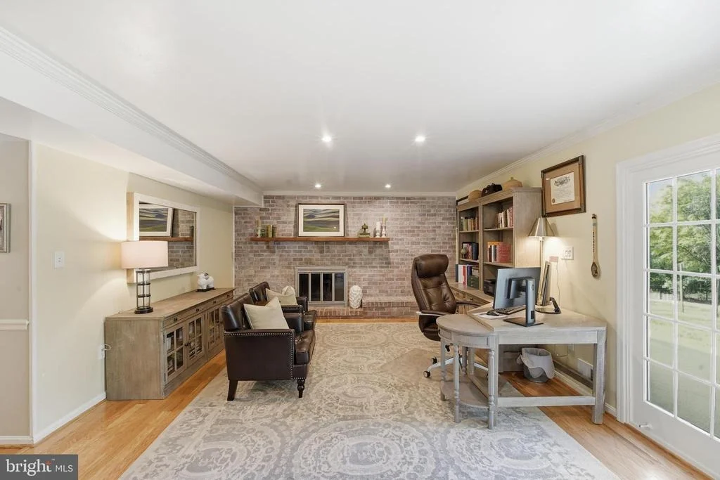 Photo of 15108 CENTERGATE DRIVE