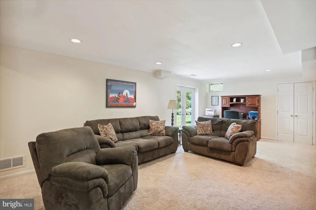 Photo of 18521 AZALEA DRIVE
