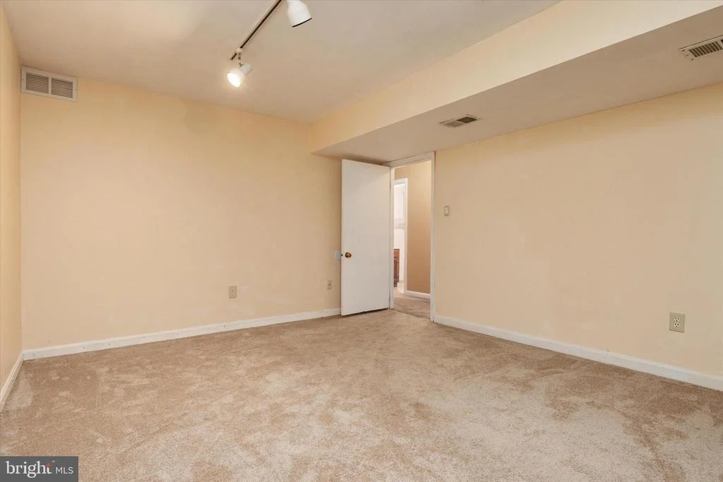 Photo of 2194 HALLMARK COURT