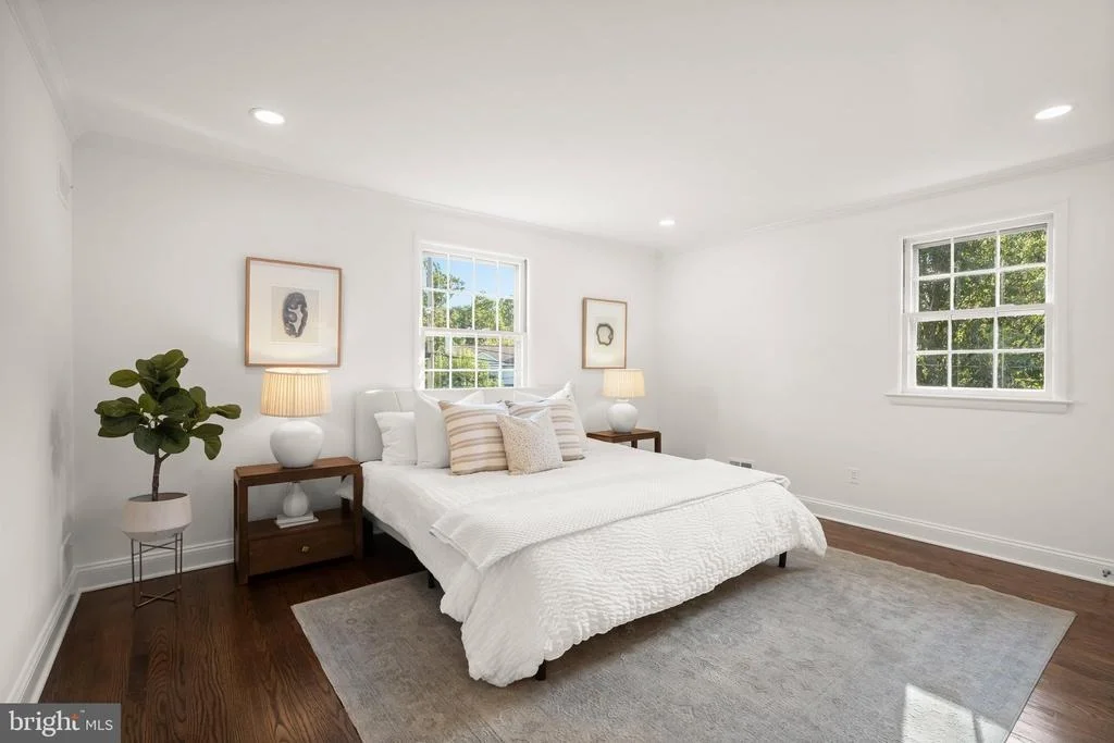 Photo of 6117 OVERLEA ROAD