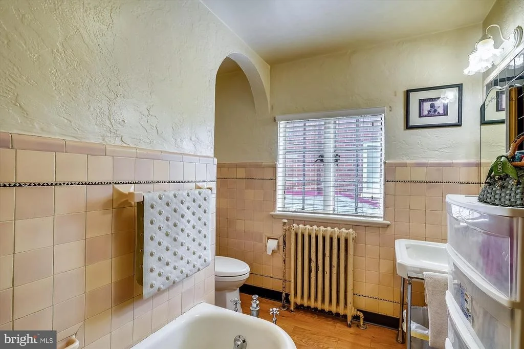 Photo of 200 MEALEY PARKWAY