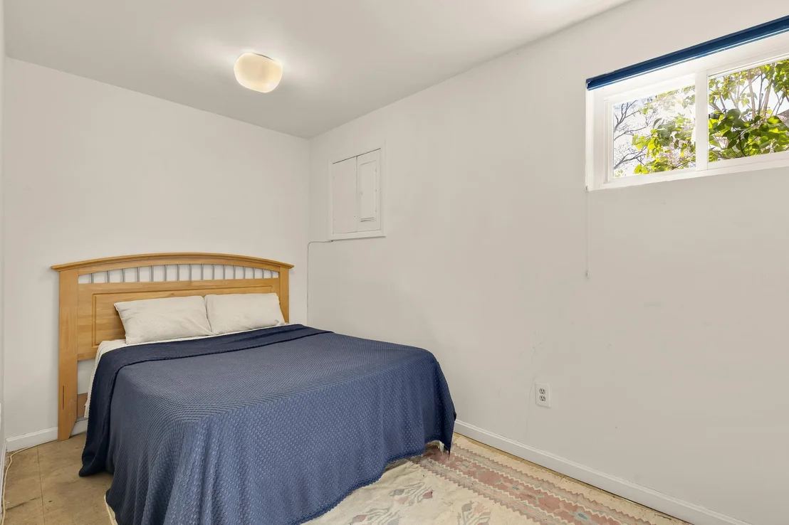 Photo of 1005 RUPPERT ROAD
