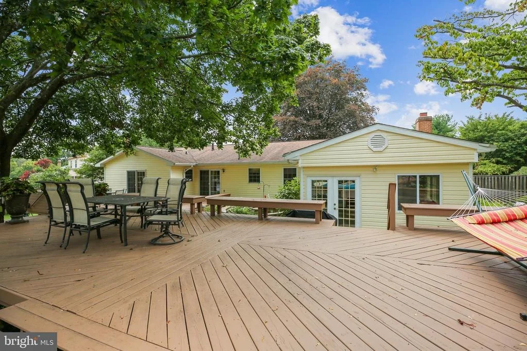 Photo of 15225 CENTERGATE DRIVE