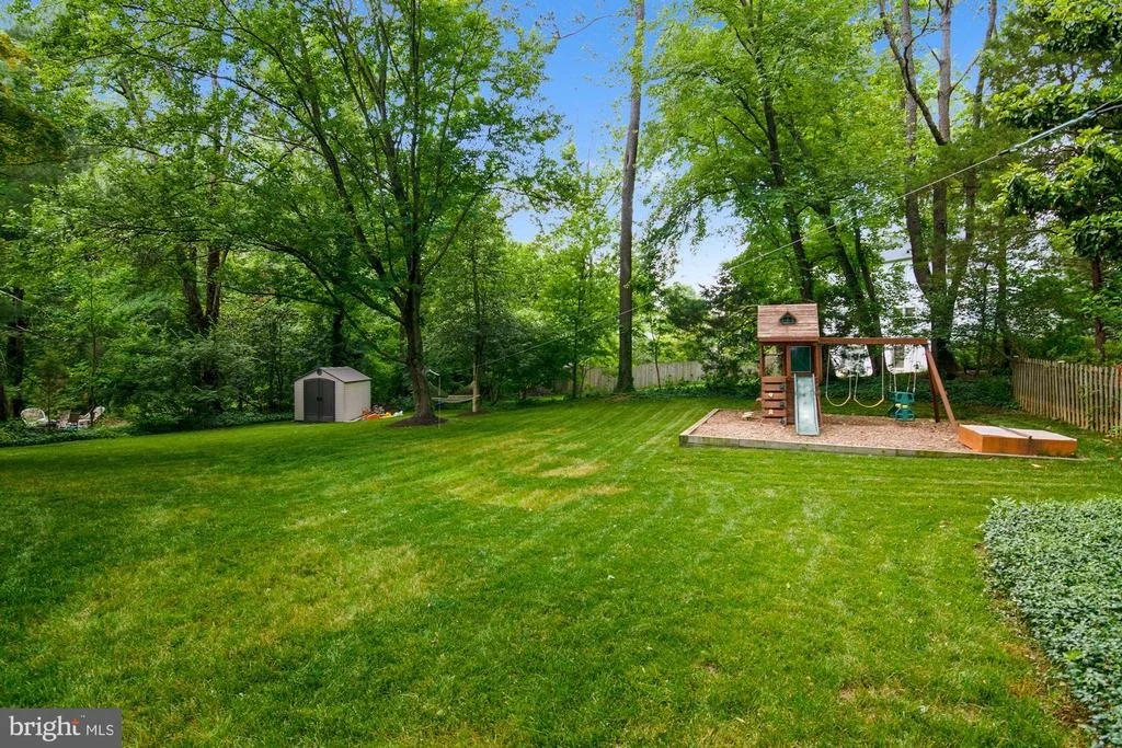 Photo of 9514 WALLINGFORD DRIVE
