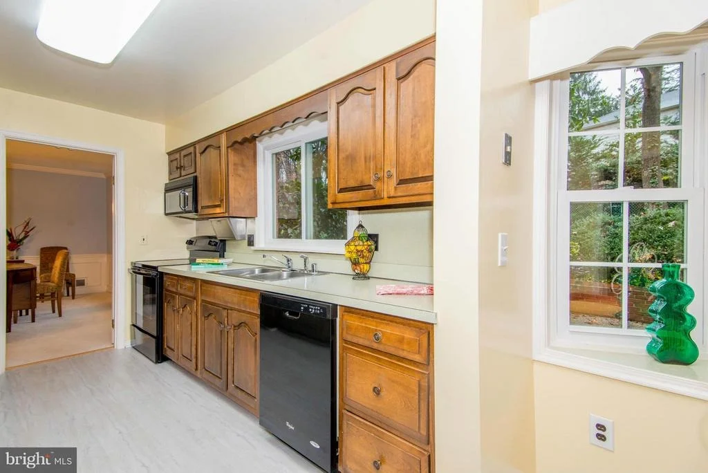 Photo of 7110 DEVONSHIRE ROAD