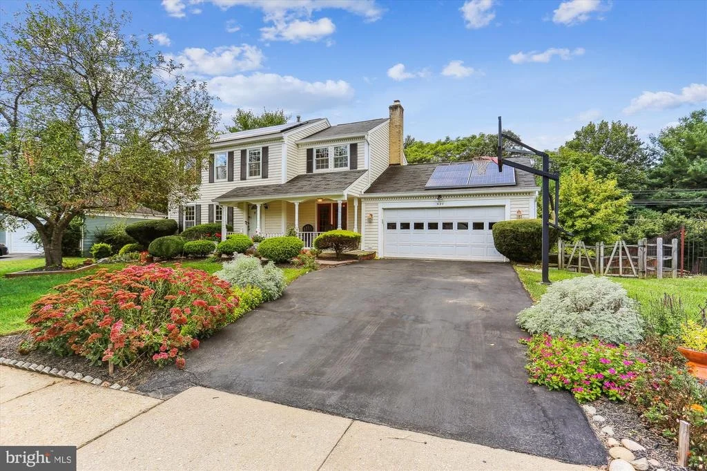 Photo of 927 POINTER RIDGE DRIVE