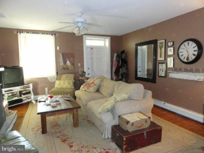 Photo of 718 BAY STREET