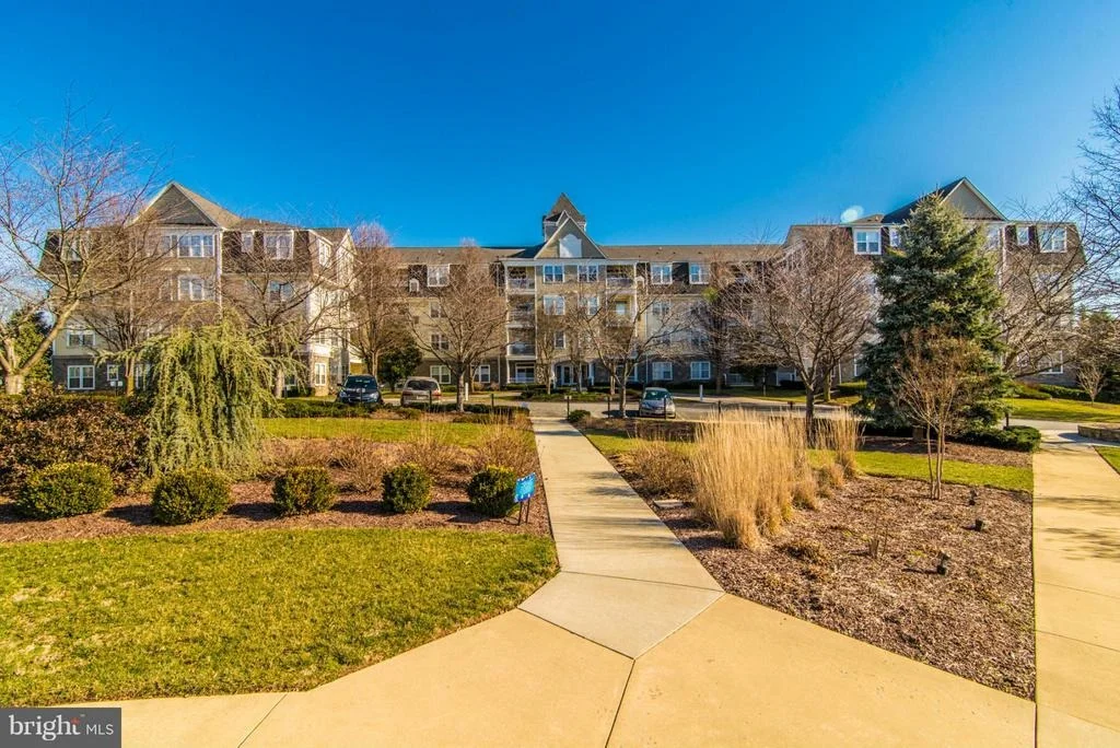 Photo of Unit 401 at 2500 WATERSIDE DRIVE