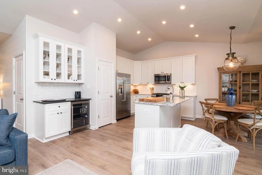 Photo of 25087 TREEVIEW LANE