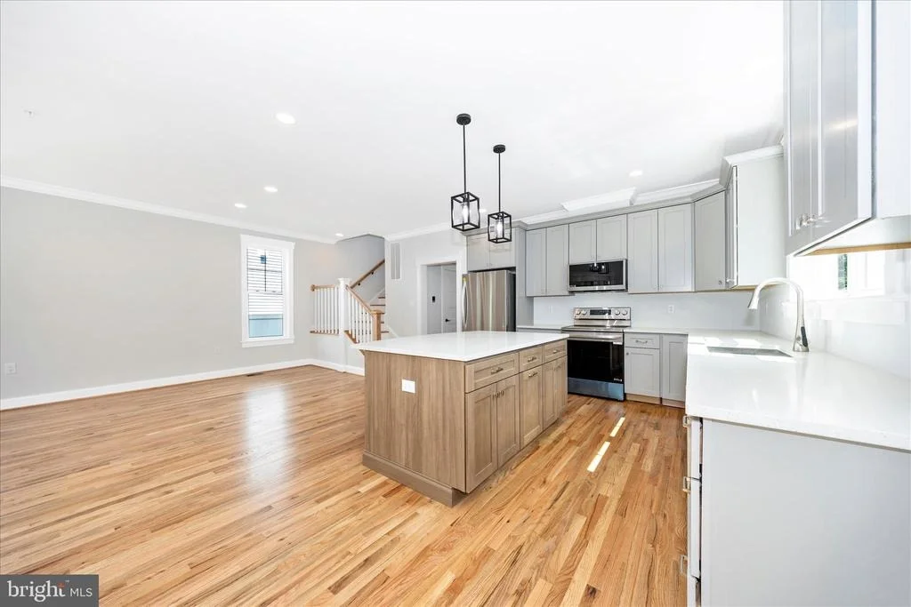 Photo of 109 W 13TH STREET