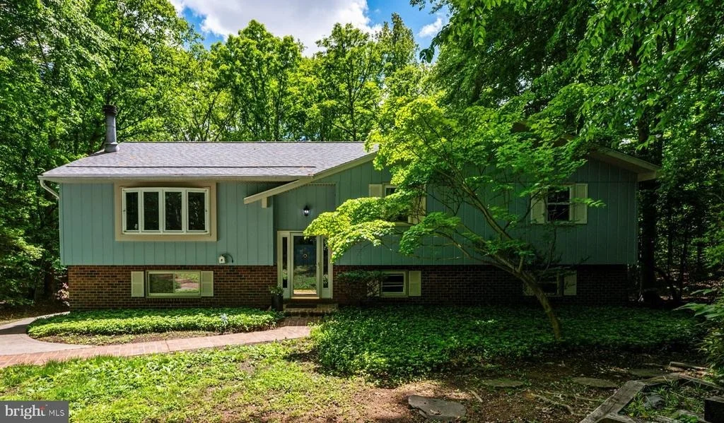 Photo of 2194 HALLMARK COURT
