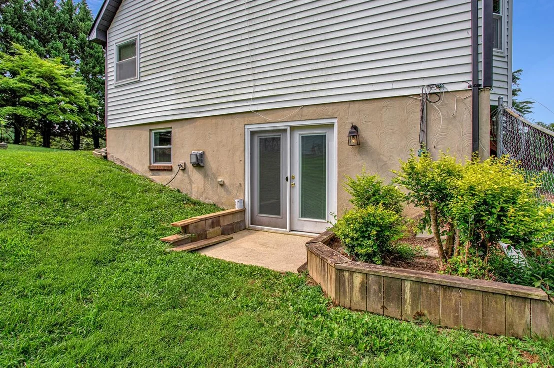 Photo of 8070 NURSERY ROAD