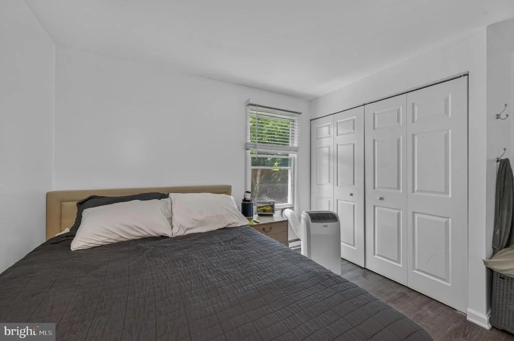 Photo of 28 E E STREET