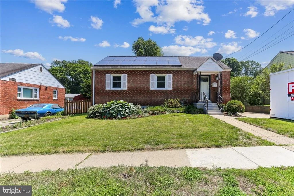 Photo of 1504 CREST ROAD