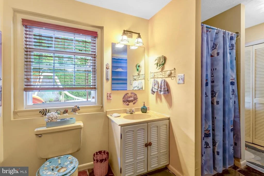 Photo of 4401 DOLPHIN LANE