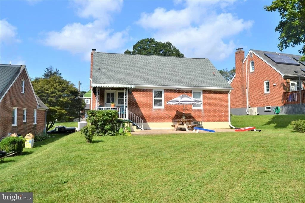 Photo of 403 GRALAN ROAD