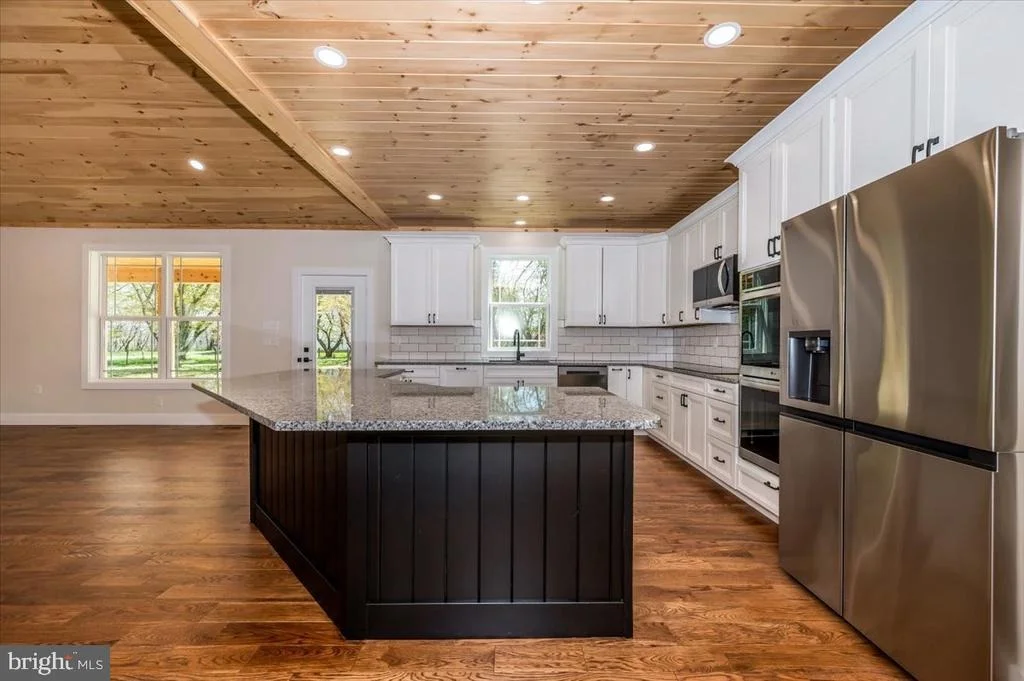 Photo of 460 SHADE TREE LANE