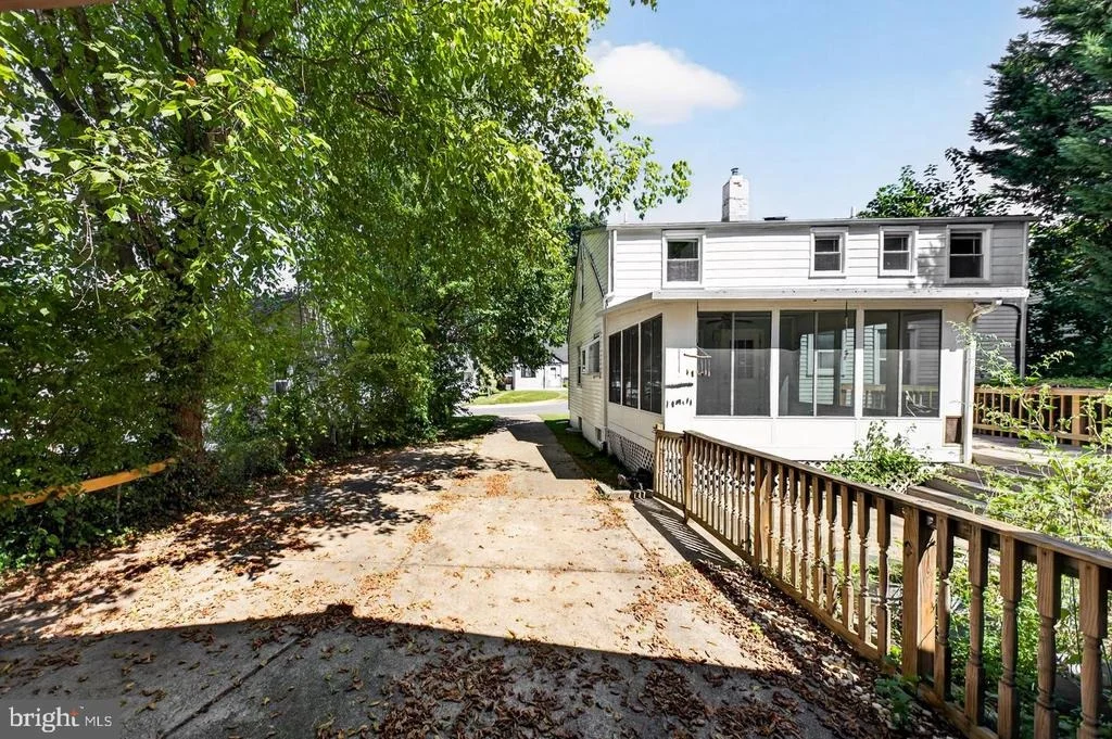Photo of 2712 NEWTON STREET